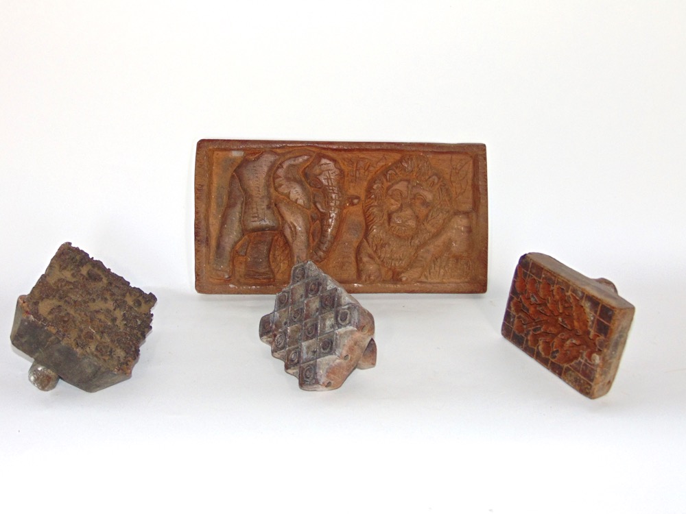 Good mixed miscellaneous lot to include various eastern treen, a scale wooden model of a font, an - Image 4 of 5