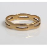 A 22k gold wedding band, ring size J 2.0g