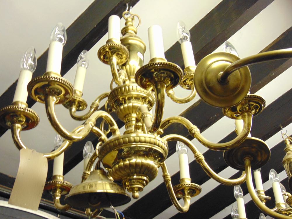 A pair of stepped brass ceiling lights with scrolled branches and gadrooned stems (2) - Image 2 of 2