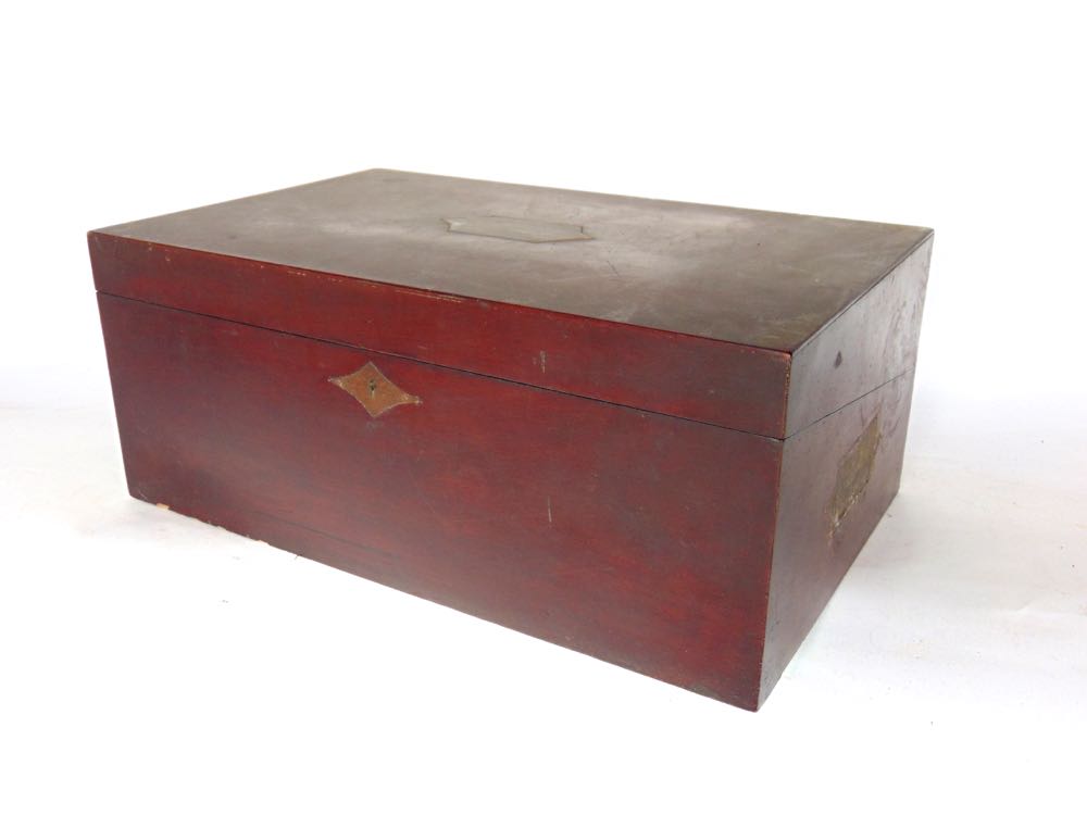 A 19th century mahogany cased writing slope with gilt tooled black leather and fitted interior, 46 - Image 3 of 3