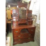 Good quality Victorian walnut dressing chest the lower section fitted with an arrangement of drawers