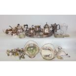 Mixed lot of silver plate to include baskets, flatware, tea wares, etc