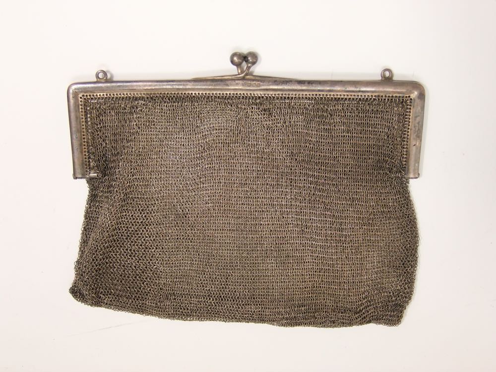 Early 20th century silver mesh purse, maker EC, London 1916, 11oz approx