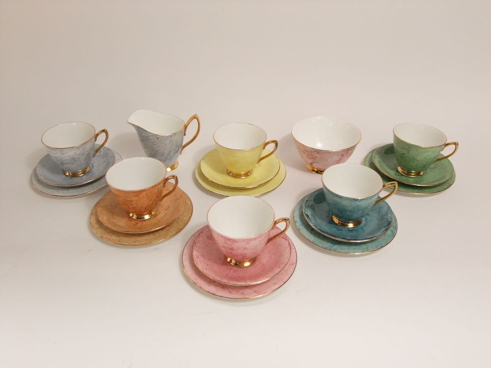 Royal Albert Gossamer part tea service with 6 cups, 6 saucers, 6small plates, milk jug and sucrier