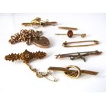 Mixed lot to include six bar brooches, one set with a diamond in 15ct gold. Together with a 9ct