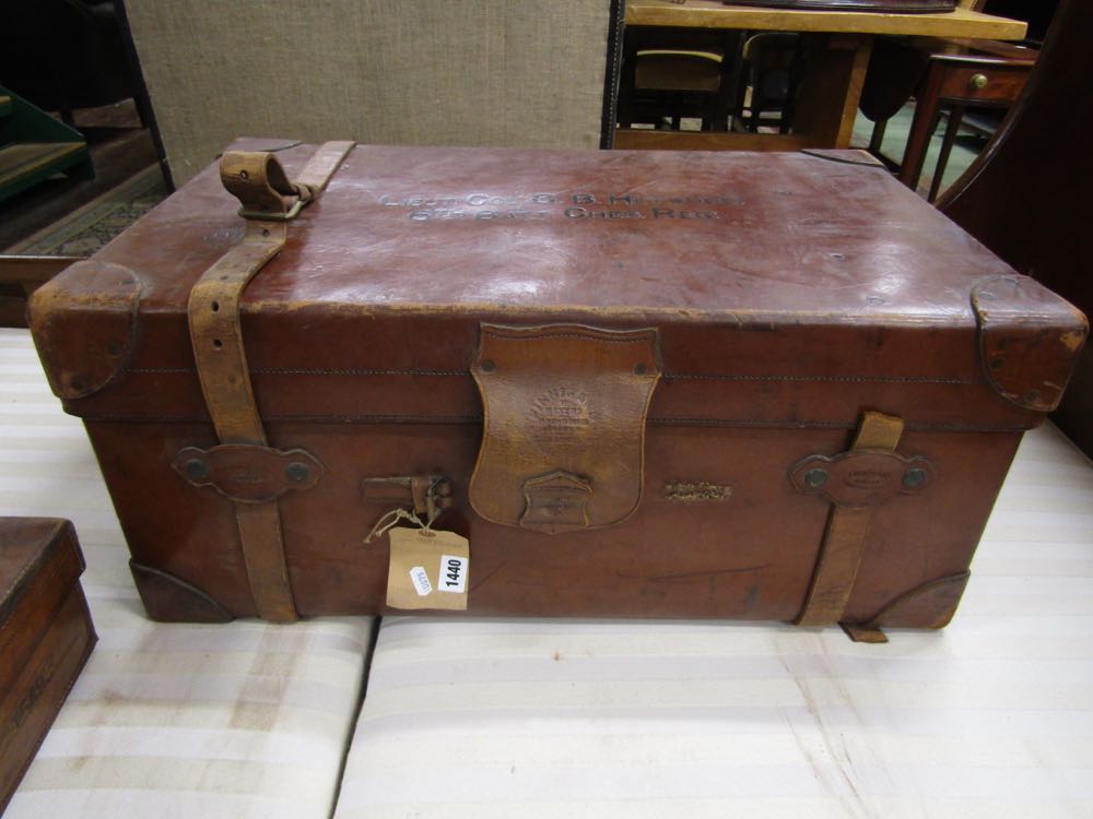 A good quality (heavy gauge) tan leather suitcase with reinforced corners and brass fittings, - Image 4 of 5