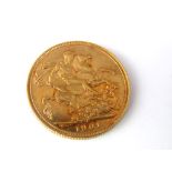 A gold sovereign dated 1901, 7.9g