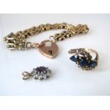 A 9ct gate link bracelet with heart clasp, a sapphire ring and a 9ct amethyst pendant, 15g