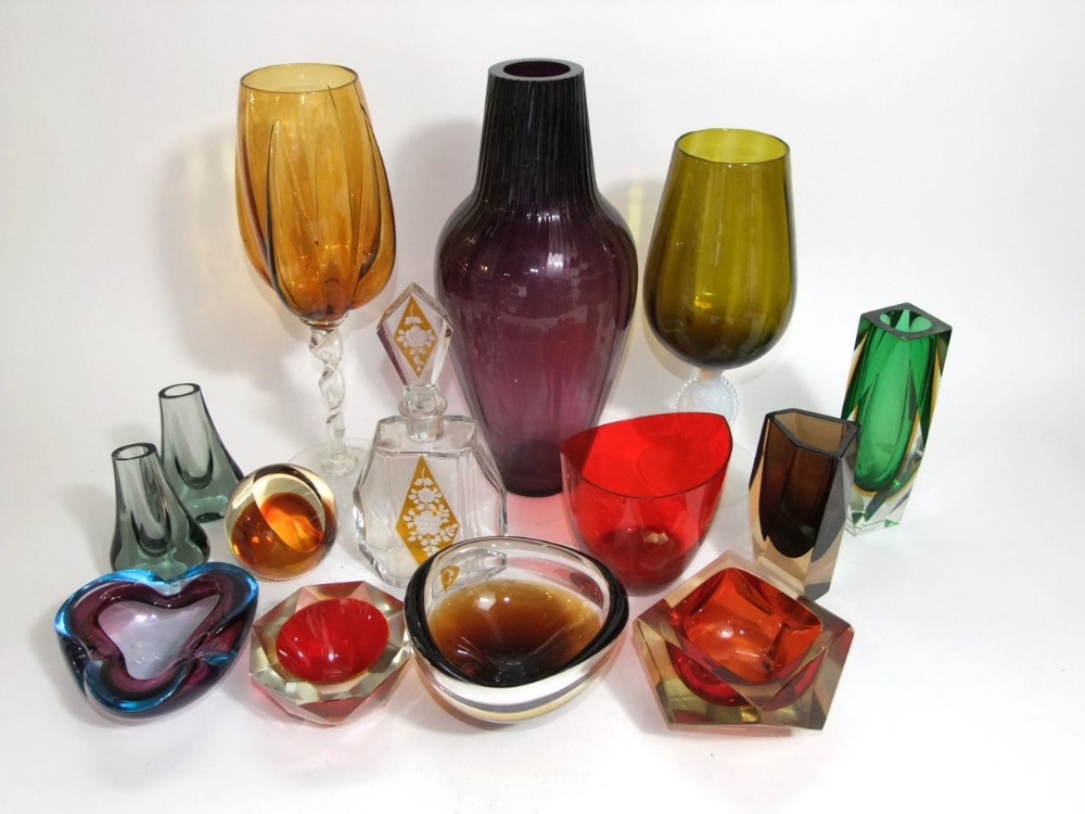 A mixed collection of mid century art glass to include a red Whitefriars bowl, large baluster