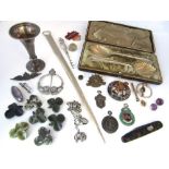 An interesting mixed lot to include a pair of yellow metal backed amethyst buttons, a yellow metal