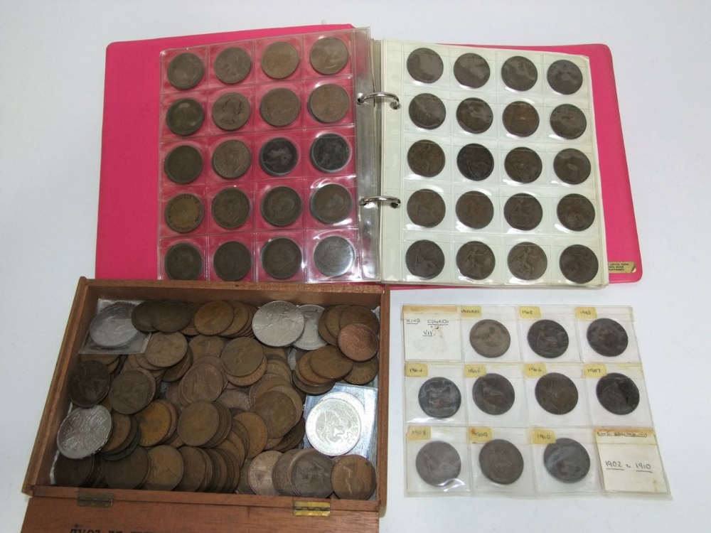 Mixed English coinage, mainly bronze from circa 1900 onwards together with a number of Elizabeth