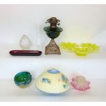 Mixed miscellaneous glass lot to include an Edwardian oil lamp with green glass reservoir, three