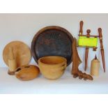A collection of good treen items to include and olive wood type fruit bowl and other vessels, a