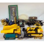 Big mixed miscellaneous lot to include vintage cameras and photography equipment, two Tonka toys,