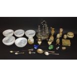 A mixed miscellaneous lot to include hardstone and agate pieces including lighters, trinket boxes;