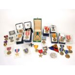 Mixed medals mainly American - Liberation of Kuwait, Purple Heart, National Defence Service, Korea