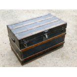 EDWARDIAN METAL AND WOOD BANDED TRAVELLING TRUNK (55 cm x 92.5 cm x 51 cm)