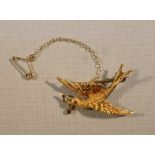 15ct GOLD SMALLER SWALLOW BROOCH (3.2g)