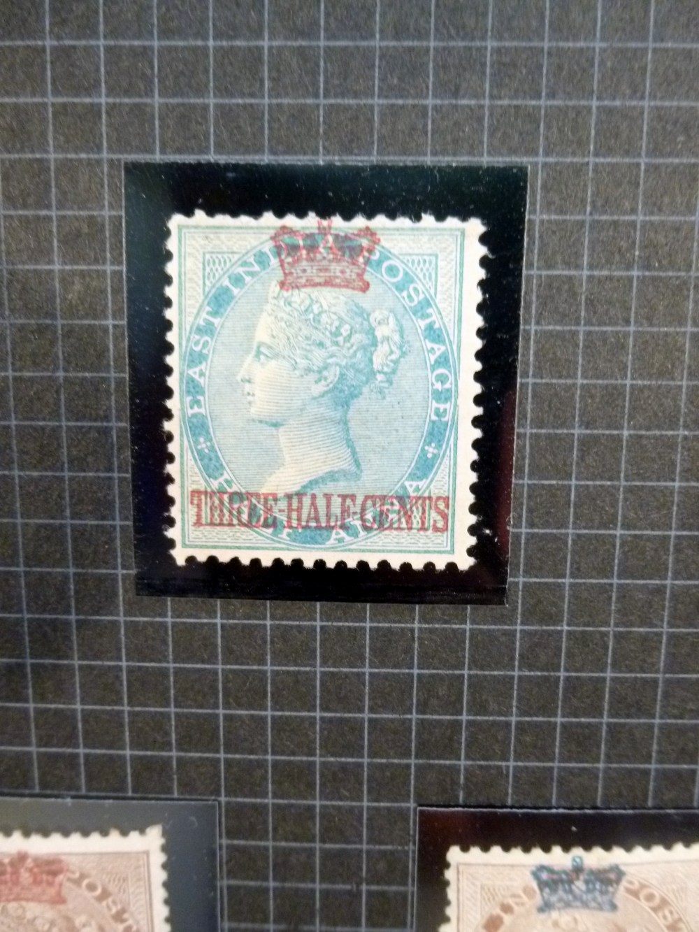 POSTAGE STAMP ALBUM CONTAINING VICTORIA TO GEORGE VI STRAITS SETTLEMENT STAMPS INCLUDING 1867 32 - Bild 3 aus 33