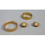 22ct GOLD WEDDING RING, 18ct GOLD ENGRAVED RING BY H.W. CHESTER AND A PAIR OF 15ct GOLD STUDS (8.