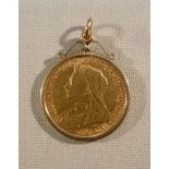 VICTORIAN HALF SOVEREIGN IN 9ct GOLD PENDANT MOUNT