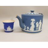 EARLY VICTORIAN WEDGWOOD JASPER WARE TEAPOT DECORATED WITH APPLIED CLASSICAL FIGURES IN WHITE