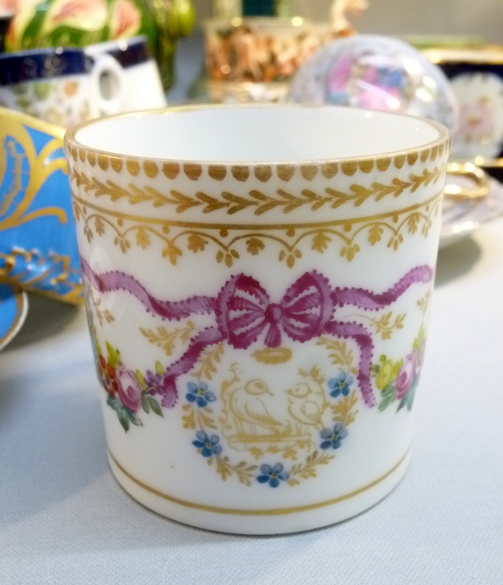FIVE PIECES OF DRESDEN FLORAL AND GILT TEA/COFFEE WARE, CAPODIMONTE STYLE EARTHENWARE CUP AND - Image 17 of 20