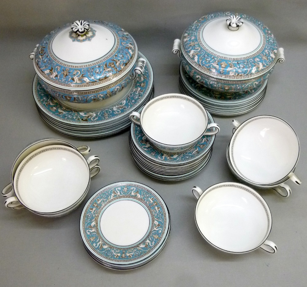 WEDGWOOD BONE CHINA 'FLORENTINE' PART DINNER SET COMPRISING 7 x SOUP CUPS, 8 x SOUP SAUCERS, 7 x - Image 2 of 7