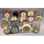 18 ALARM CLOCKS INCLUDING SMITH ALARM, VEGLIA AND INGERSOLL 'TRUMP', EACH IN A METAL CASE [18]