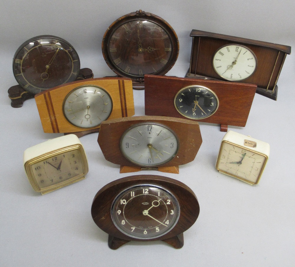 FOUR SMITH'S 1940's/50's ELECTRONIC TIMEPIECES, TWO SMITH'S SECTRIC ALARM CLOCKS IN CREAM BAKELITE - Bild 2 aus 3