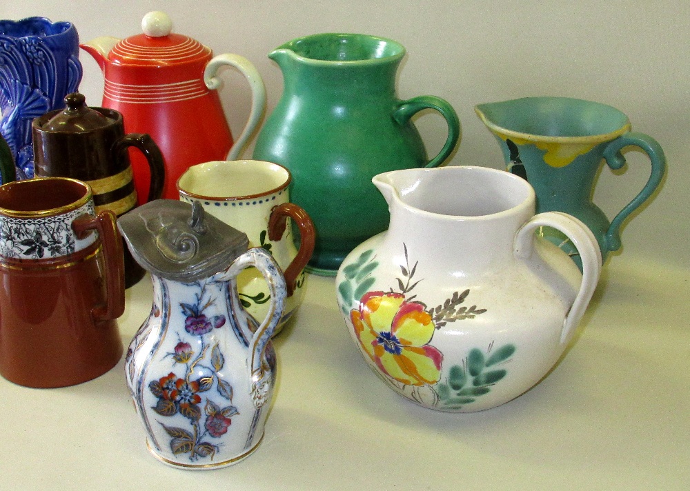 A BRANNAM BARNSTAPLE GREEN GLAZED JUG (H: 20.5cm), A BRENTLEIGH JUG, A PORTOBELLO JUG AND EIGHT - Image 3 of 3