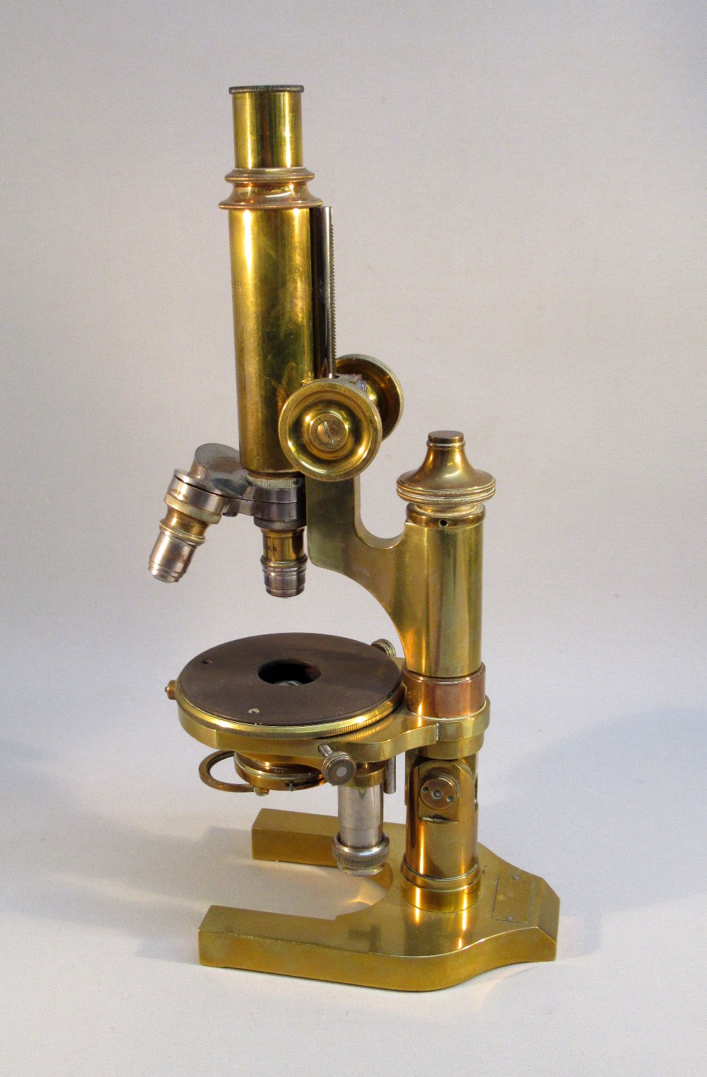 A LATE C19th BRASS MICROSCOPE BY OTTO HIMMLER. BERLIN N.14160 LACQUERED BRASS, HORSE SHOE FOOT, - Image 8 of 10