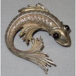 AN ART DECO SILVER MARCASITE FEATHERED BROOCH (13.5g) , A SILVER STYLISED FISH-SHAPED BROOCH (21.