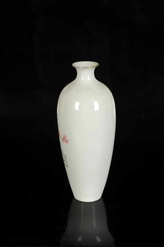 An eggshell porcelain vase with a decor of flower branches and a bird. Marked with seal mark - Image 4 of 5