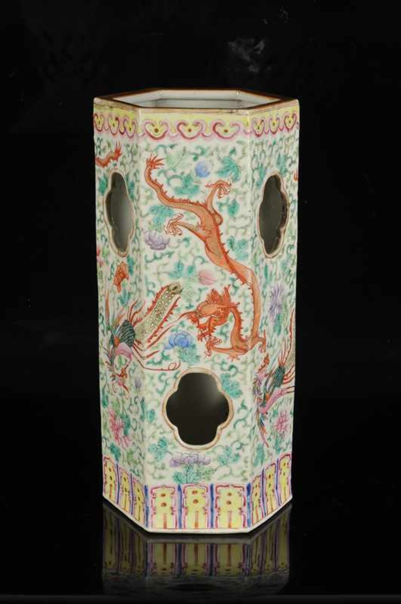 A polychrome porcelain hatstand with a decor of dragons and a phoenix. Marked with seal mark - Image 4 of 5
