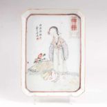 Polygonale 'Long Eliza'-Schale China, späte Qing-Dynastie (1644-1911). Porzellan. Farbig bemalt