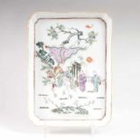 Polygonale Schale mit figürlicher Szene China, späte Qing-Dynastie (1644-1911). Porzellan, farbig