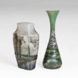 Paar Jugendstil-Vasen mit Landschafts-Dekor Farbloses Glas, sign. 'Lamartine', num. 327/641 und