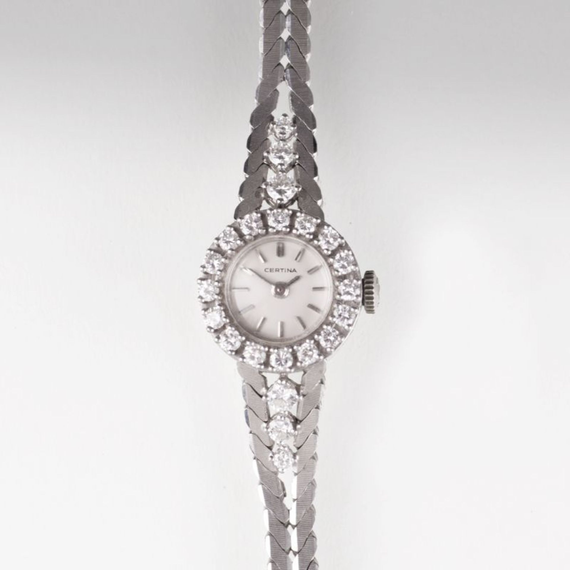 Certina ab 1888 in Grenchen/ Schweiz Vintage Damen-Armbanduhr mit Brillanten 18 kt. WG, gest.