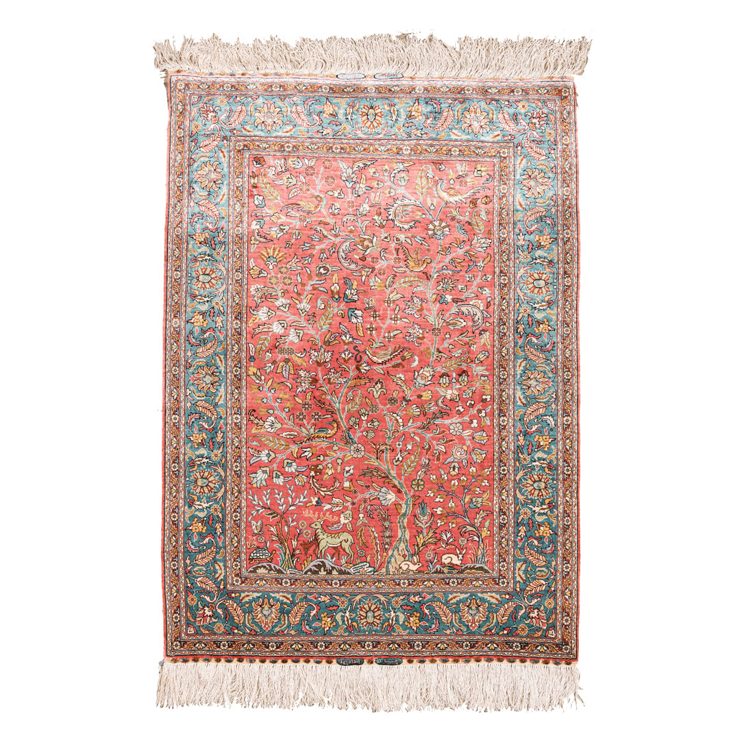 A CHINESE SILK RUG, MODERN condition: good 132 by 87cm