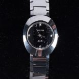 A LADIES STAINLESS STEEL WRISTWATCH, RADO