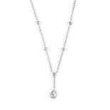 AN 18K WHITE GOLD AND DIAMOND NECKLACE