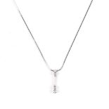 AN 18K WHITE GOLD AND DIAMOND NECKLACE