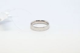 18ct white gold wedding band, 5mm band, gross weight approximately 8 grams, ring size V