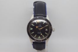 Vintage divers watch, JYB Automatique, circular black dial with luminous hour markers, broad