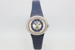 Ladies Omega Dynamic, circa 1970s, two tone bulls eye dial, stainless steel, automatic wind 17