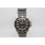 Gentlemen's Rolex ''Maxi Dial" Oyster Perpetual Submariner, circular black dial with cream maxi hour