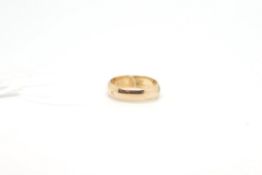 Yellow metal 5mm wedding band tested as 9ct, weighing approximately 2.9g