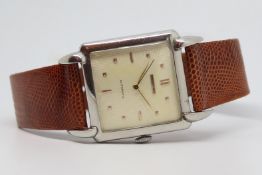 Gents Universal Geneve Ciocollatone Vintage Wristwatch, square linen dial with rose gold hour