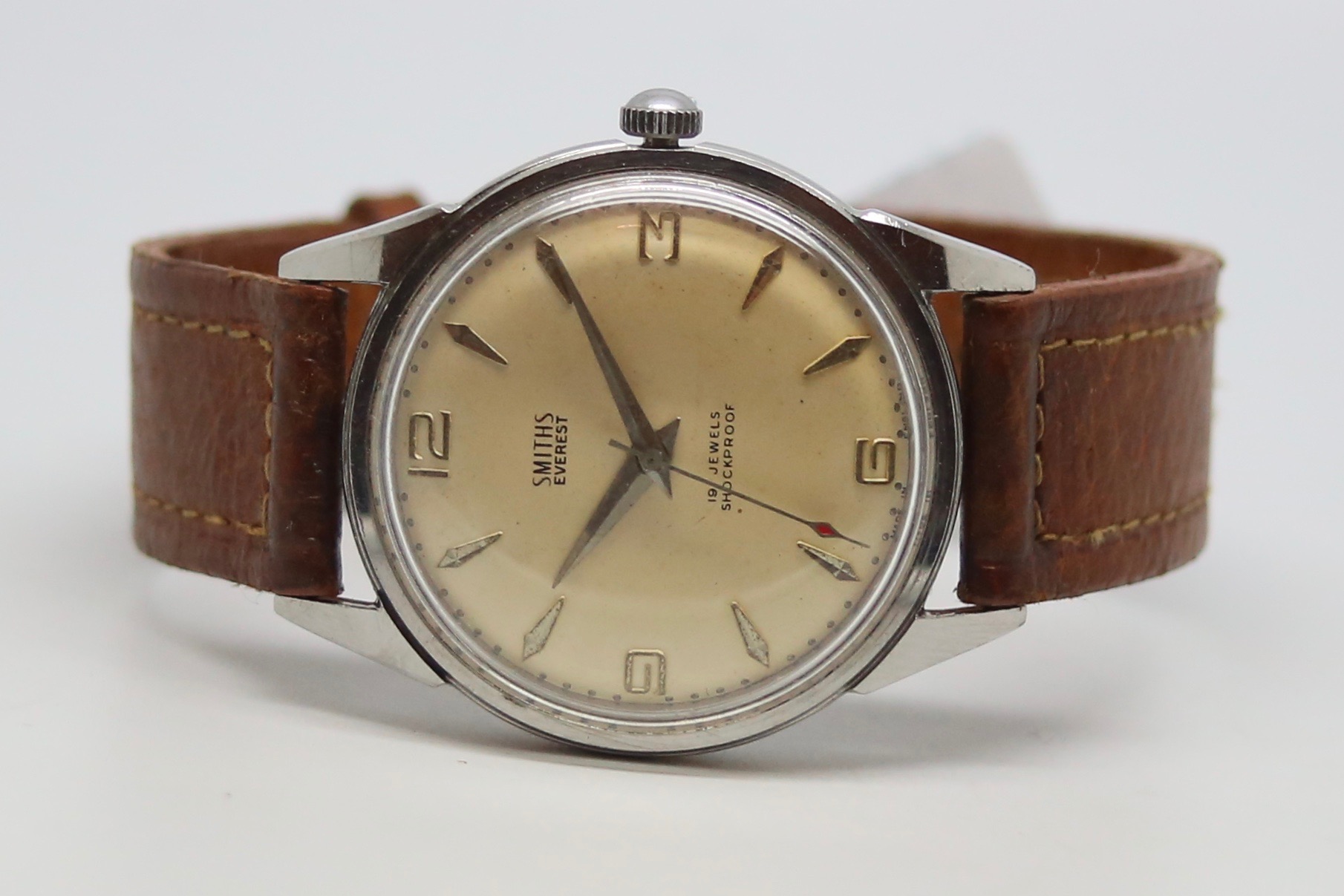 Gentlemen's Smiths Everest Oversize Vintage Wristwatch, circular dial with dagger hour markers, 35mm - Image 3 of 4